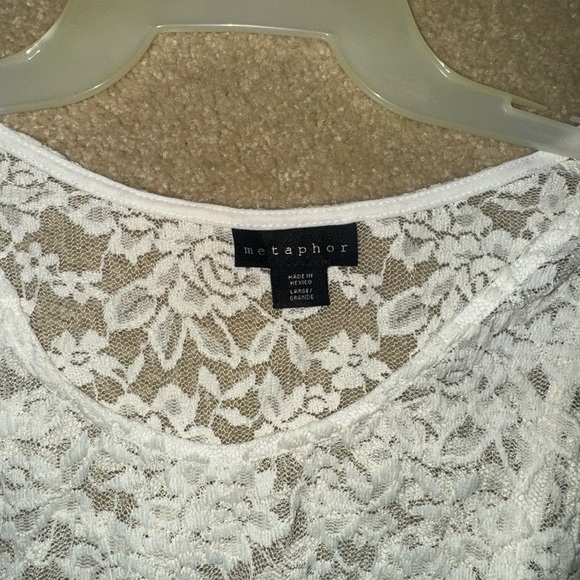 Metaphor Floral Lace Top in White - Picture 2 of 4